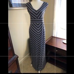 Apt 9 maxi dress. Gray & lavender chevron. Medium